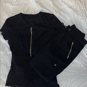 Jaanu Black/Gold Women's Peplum Scrub Top & Jogger Pants Set